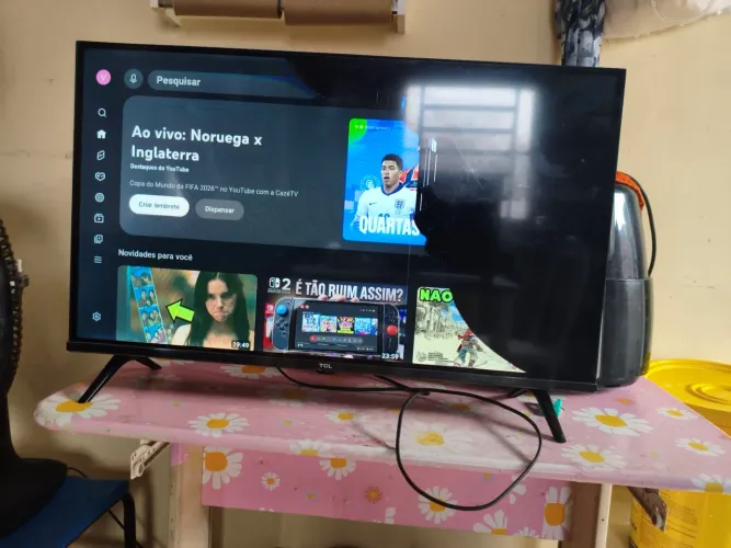 Vendo TV TCL com problema na tela