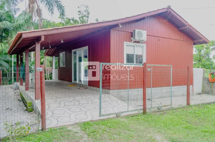 Casa 2 quartos no bairro Campeche Florianópolis