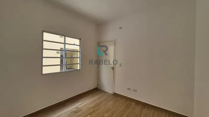 APARTAMENTO TÉRREO COM QUINTAL PRIVATIVO À VENDA EM LORENA-SP