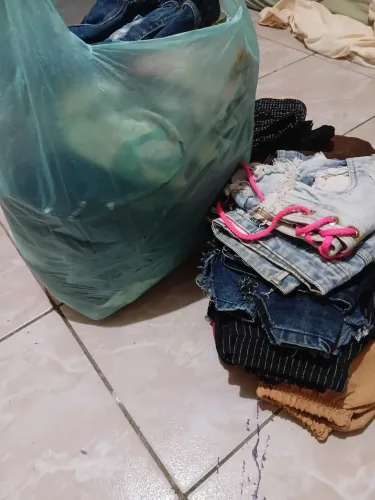 Lote de Roupas Femininas 42 peças 