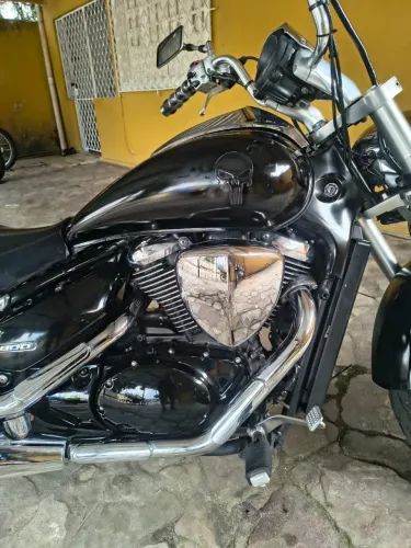 Suzuki Boulevard M800