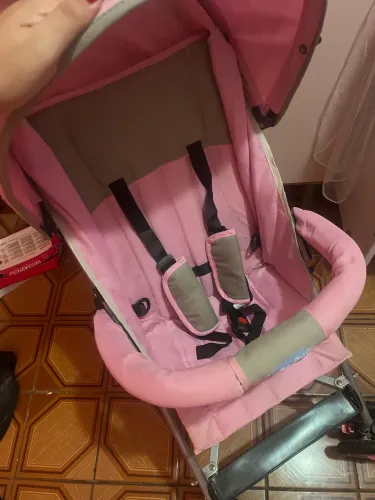 Carrinho de passeio rosa novo
