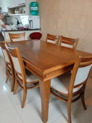 Vendo mesa de jantar - 6 lugares