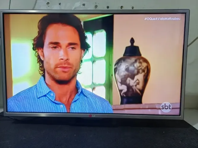 TV LG 32 polegadas - com chrocast Google, (transforma em smart) otima imagem