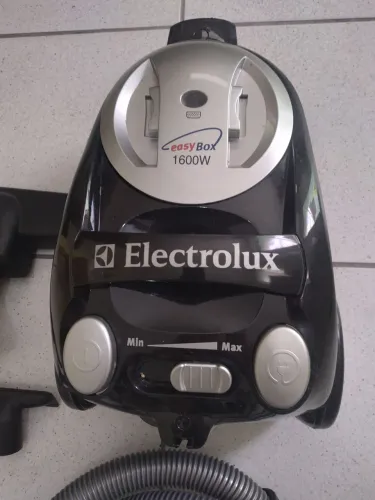 Aspirador de Pó * Electrolux * (127V)