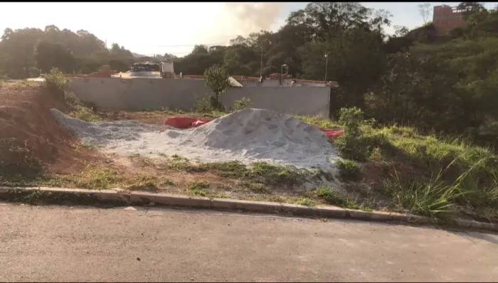 Oportunidade: Terreno plaino no bairro Parque Vitoria Sol Nascente , São Paulo - Venda REF