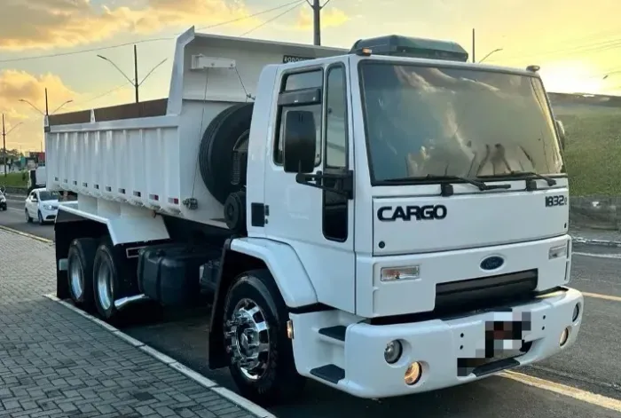 Ford cargo 1832 6x2 2011 Caçamba basc.