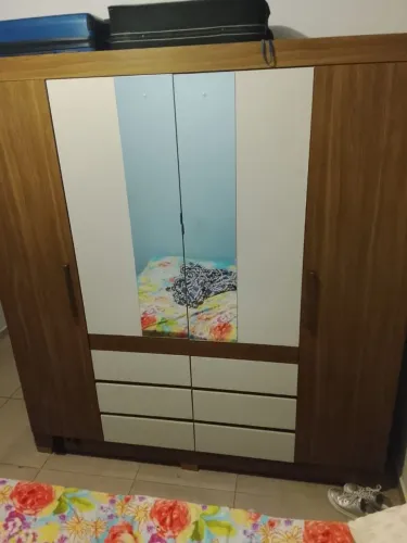 Guarda-roupa de casal