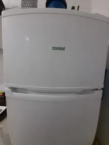 Vendo geladeira Consul 337 litros em ótimo estado de funcionamento R$ 650,00