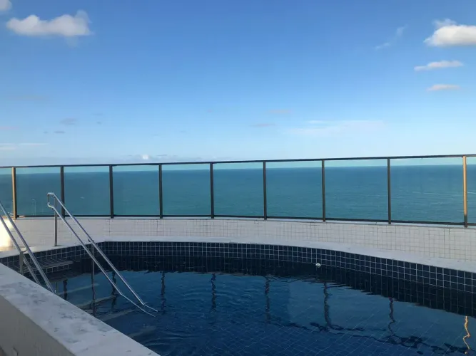 APARTAMENTO BEIRA-MAR EM BOA VIAGEM CONFORTO, LAZER E UMA VISTA INCRÍVEL TODOS OS DIAS