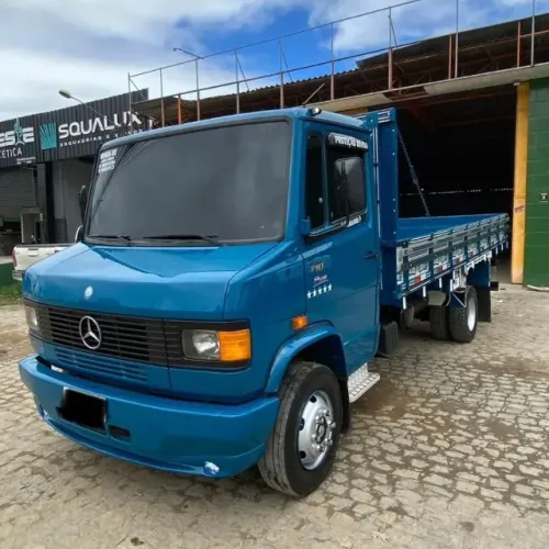 Mercedes 710 2009 disponível