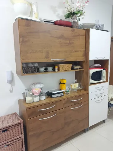 Ótimo armário de cozinha