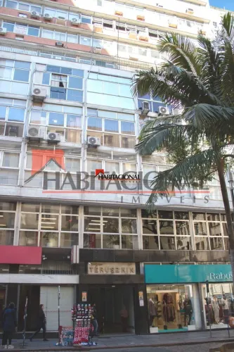 Conjunto comercial no Centro de Porto Alegre