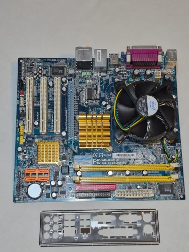 Kit GA-945GZM-S2 + Celeron 420 + Cooler + Espelho