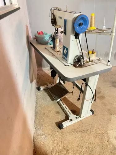 Máquina de costurar botina ivomac 