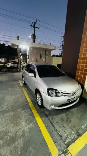 Aluga-se Etios LXS 1.5 2013 para alugar Uber / 99