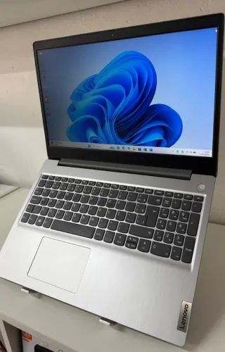Notebook Lenovo IdeaPad 3 - 8GB RAM - SSD 240GB - IMPECÁVEL!!!!