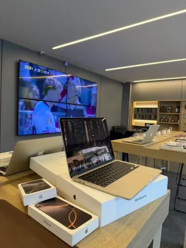MacBook Air M4 24GB RAM 