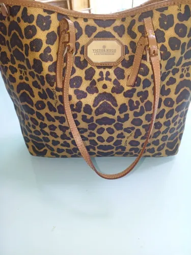 Bolsa Victor Hugo estampa de onça