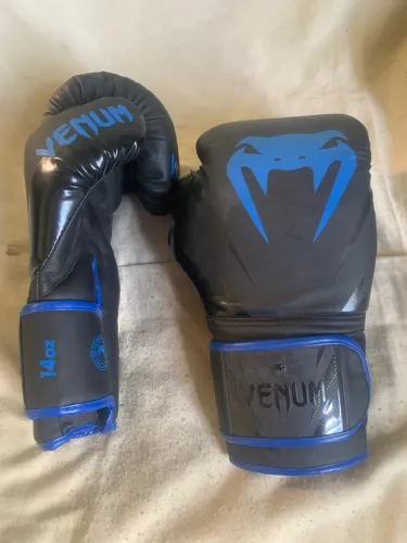 Luva Venum