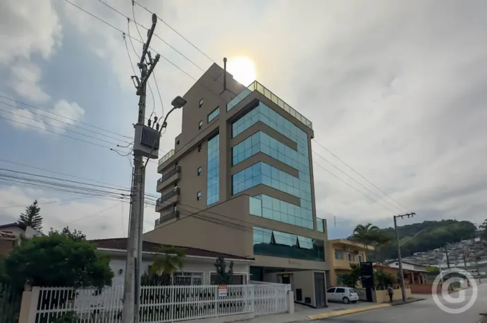 Apartamento espaçoso no Centro de Santo Amaro da Imperatriz