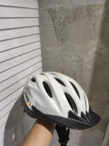 Capacete de Bicicleta Atrio Branco - Excelente Estado