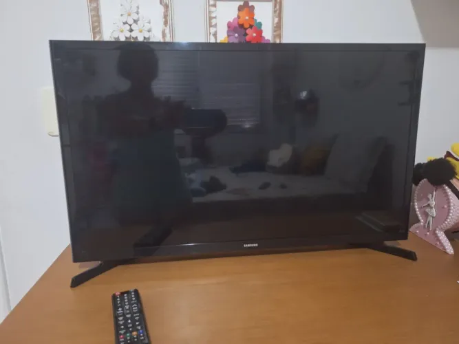 TV Samsung 32" Smart TV
