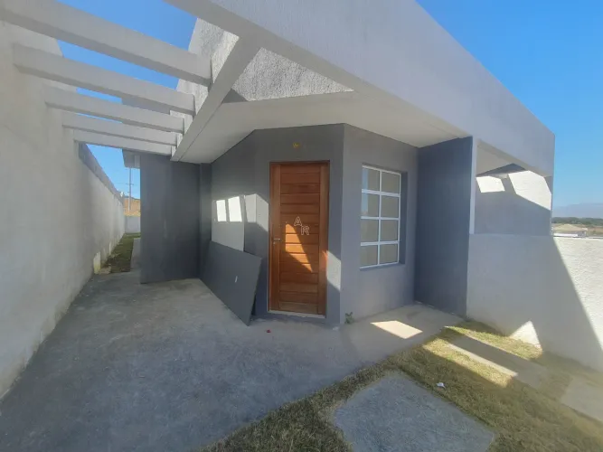 Casa à venda em Cotia-SP, bairro Florada Raízes: 2 quartos, 1 suíte, 1 sala, 2 banheiros,