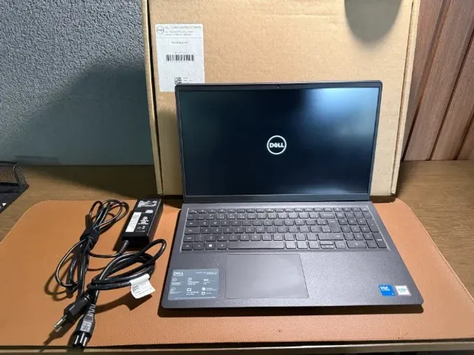 Notebook Dell Inspiron 15 3530 Core 3 8GB SSD 512GB Windows 11