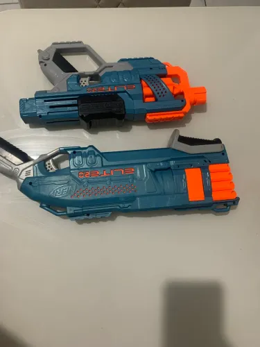 Armas elite em ótimo estado de conservação.