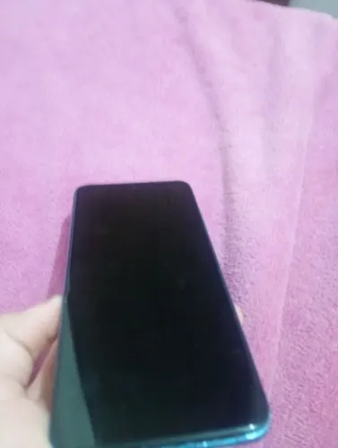 Celular com a entrada do carregador quebrada 