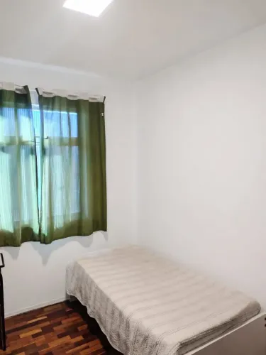 Alugo quarto mobiliado