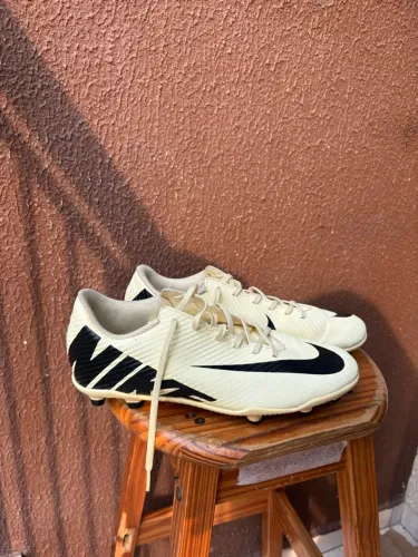 Chuteira Nike Mercurial Vapor 15 Club