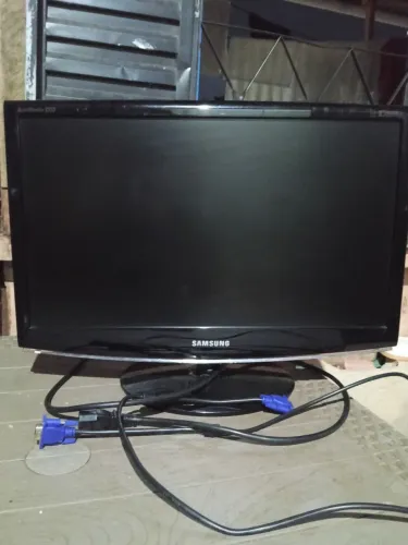 Monitor Samsung 22" - Perfeito Estado (Acompanha Cabos)