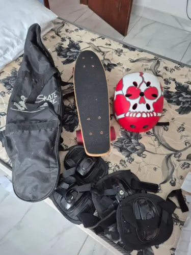 Skate com acessórios 