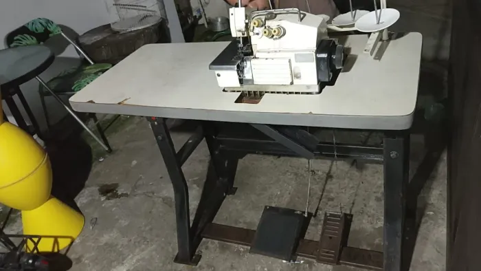 Máquina de costura interlock