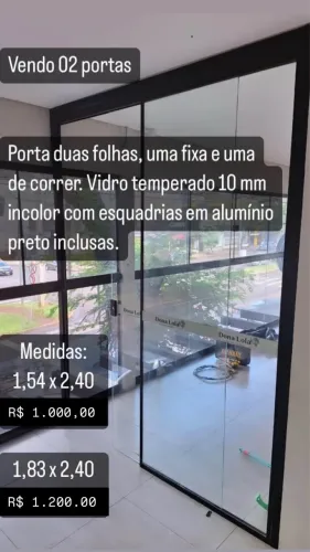 Portas de vidro temperado 10mm com esquadrias em alumínio preto