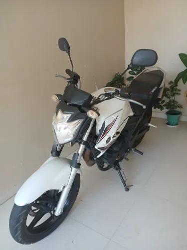 Vendo moto fazer de ano 2015 250 cilindradas
