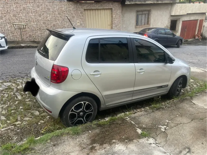 Volkswagen Fox Selecao 1.0 Total Flex 8V 5P 2014