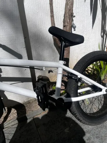 Vendo Bmx Aro 10 da marca DRB Bikes