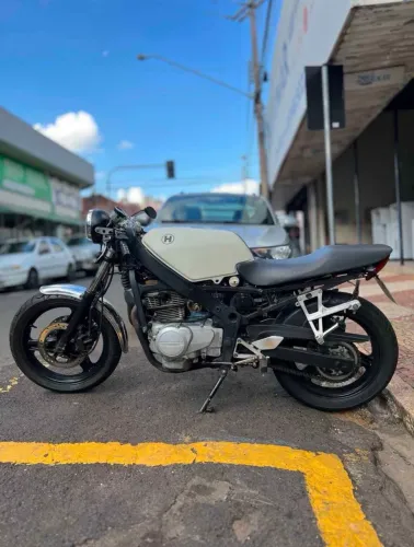Moto Honda CBR 450SR 1991 - Café Racer