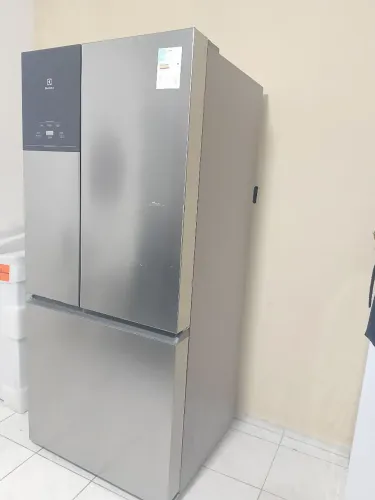Vendo geladeira Eletrolux nova
