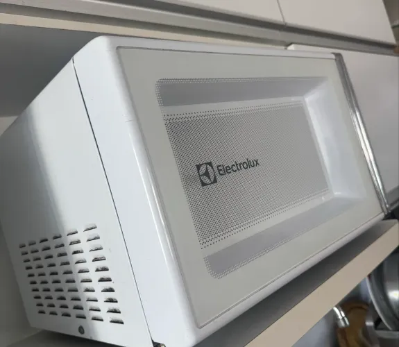 Microondas Electrolux 27L