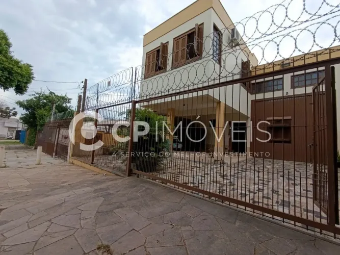 Depósito para Alugar Próx. à Assis Brasil e Sertório | 200m², Mezanino e Entrada para Cami