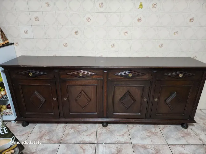 Aparador antigo de madeira maciça