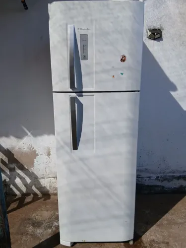 Geladeira Electrolux 370 litros