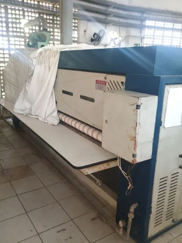 Máquina de passar roupa calandra grande