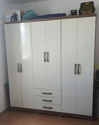Guarda-roupa 6 portas