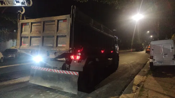 Caminhão trabalhando todos os dias, excelente caminhão motor impecável