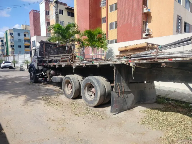 Vende-se caminhão Mercedes Benz  1513